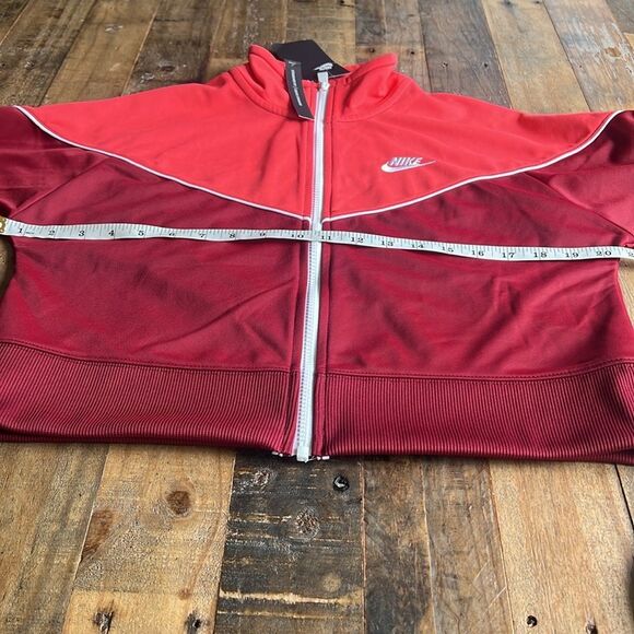 Women’s Nike Size M zip up trainer’s jacket - Picture 6 of 7